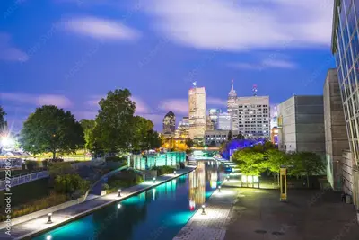 Image de 3 King Suites | 100\" Tv | Walk to Restaurants | Ev Charger