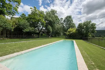 Appartement 'Le Peuplier' avec piscine partagée, Wi-Fi et climatisation