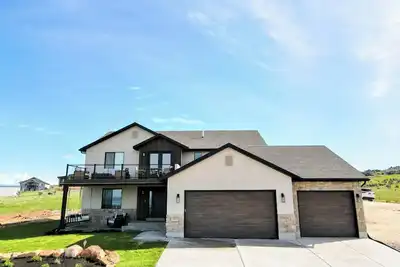 Image de Lakeview Retreat-Home overlooking Bear Lake Sleeps 30 w/Ideal beach/pool access
