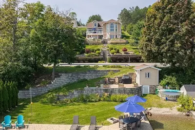 Image de Belle Maison: Near Wineries + Hot Tub + Pet Friendly!