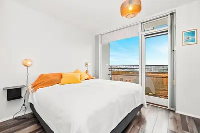 Image de Cozy 3-bedroom apartment in beautiful Reykjavík with WiFi & mountain views