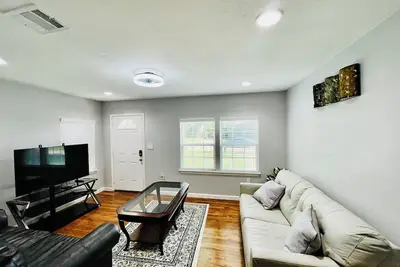 Image de Cozy 2-bedroom townhome in charming Dallas with WiFi, Ac