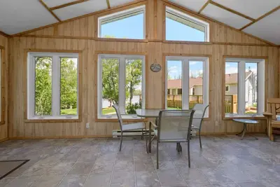 Image de Charming 3-bedroom cabin in wonderful Petersfield with WiFi and Tv