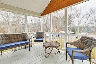 Image de Pool Access + Views: Serene Cottage at Lake Norman