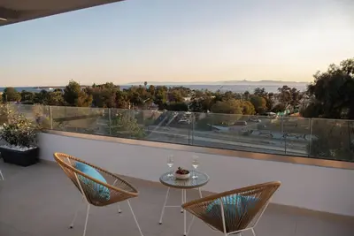 Image de 1 Riviera Escape Penthouse avec vue panoramique sur la mer
