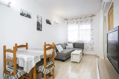 Image de Two-bedroom apartment 600 meters from the sea and the beach!