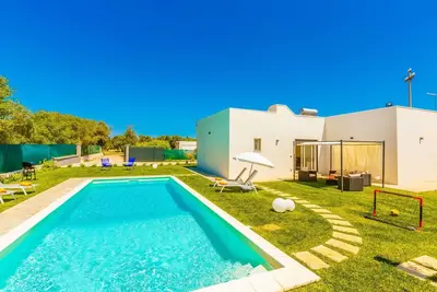 Image de Maison de vacances privée avec climatisation, piscine, Wifi, Tv, véranda, parking, près de Ostuni