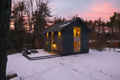 Image de This house is a 4 bedroom(s), 2 bathrooms, located in West Windsor, Vt.
