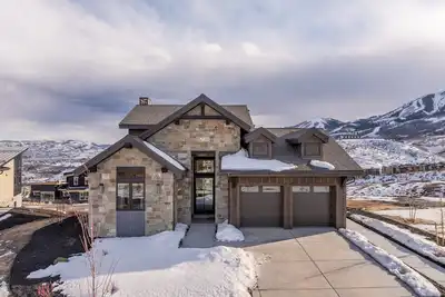 Image de Proximity to Deer Valley East and Breathtaking Natural Beauty with Unparalleled Elegance
