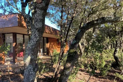 Image de En pleine nature la villa de La Roubeyrette sur le Causse de l'Hortus