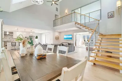 Image de Coastal Elegance Pool Home in Sarasota