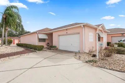 Image de Charming 2\/2 Courtyard Villa on a Prime Corner Lot in the Village of El Cortez!
