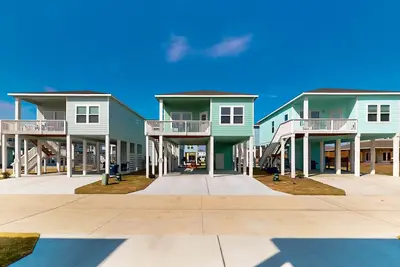 Image de Bay-Facing Coastal Modern Cottage-Outdoor Hangout w/ pool-Access to Rockport