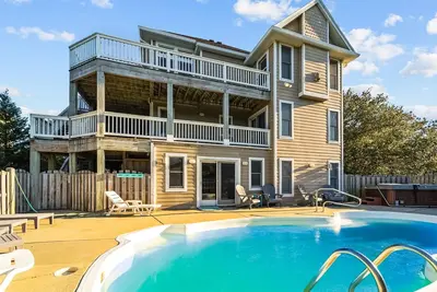 Image de Modern 6br Obx | Oceanside, Heated Pool, Hot Tub, Pet-Friendly, Walk to Beach