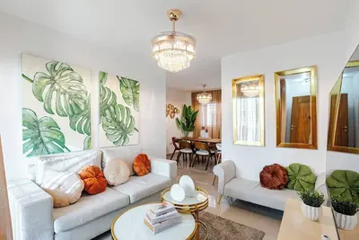 Image de Chic Urban Retreat • Pool • Gym • Free Parking • Playground