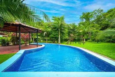 Image de Serene jungle retreat w\/ pool, Ac, & surrounded by nature's sounds-dog friendly