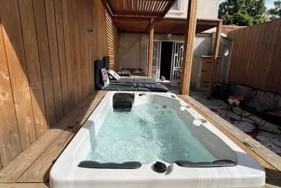 Image de Le Jacuzzi Bohème, Idéal en famille ou entre amis