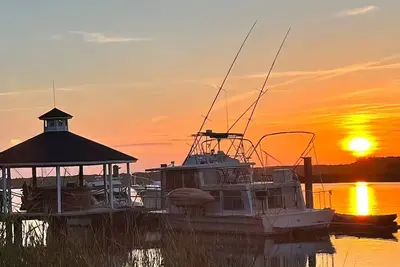 Image de Maggie Jo’s paradise on the river!