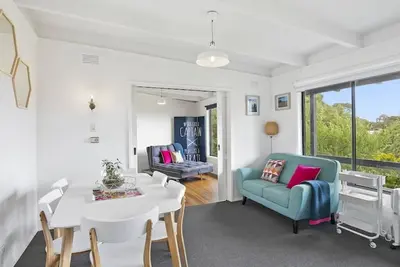 Image de Oceanside Escape - Cozy coastal retreat, steps from Steppy Beach
