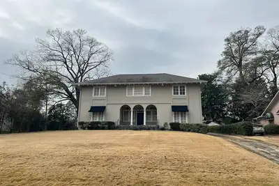 Image de Charming 4bd Home in MidTown