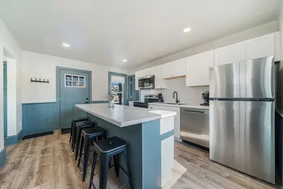 Image de Charming, Furnished Retreat with a Yard—Just Minutes from Downtown Appleton