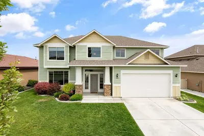 Image de Executive Home, Private Yard & Garage 5\/3 - #3005