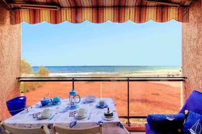 Image de \" Prix Choc \" avec vue imprenable sur la mer et accès direct à la plage