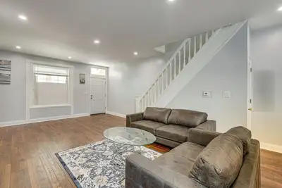 Image de 4 Mi to Center City: Philadelphia Townhome!