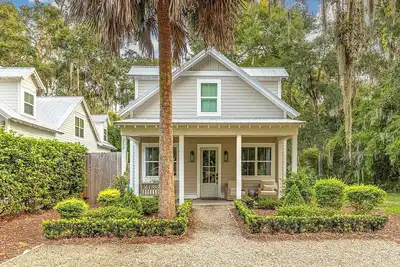 Image de New Build Cottage near the Beach, Sea Island, Resturants