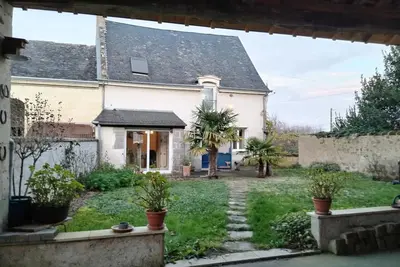Image de Maison meublée de 3 grandes  chambres pour 6 à 8 personnes au coeur des vignes