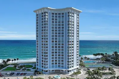Image de Magnificient oceanview 2-bedroom condo in fabulous West Palm Beach