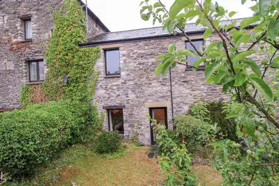 Barn Owl Cottage, Lindale -  a cottage that sleeps 4 guests  in 2 bedrooms