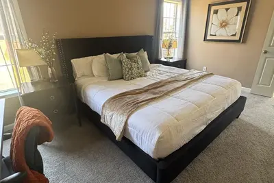 Image de Spacious 6-bedroom with 11 Large beds  and Jetted Tub