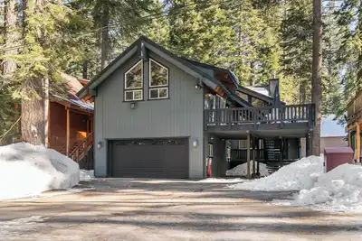 Image de Charming 3-bedroom cabin in marvelous Truckee with WiFi