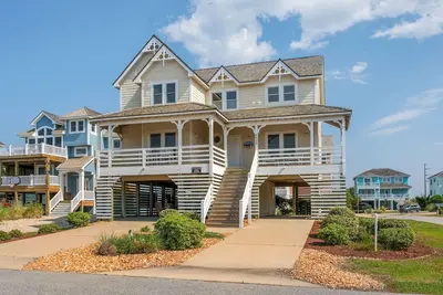 Image de A Bitt Beachy: Oceanside, Hot Tub, Community Pool, Easy Beach Access