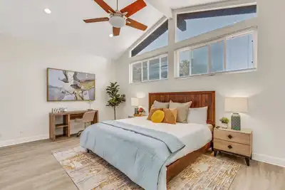 Image de Luxurious Torrance Home with Exceptional Design In Rolling Hills