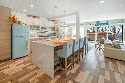 Image de Ocean views, walk to town - The Shell Shack - New Listing