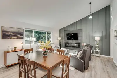 Image de 18 Mi to San Jose: Pet-Friendly Home w\/ Patios!