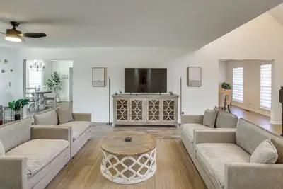 Image de Private Deck & Game Room: Portland Group Getaway