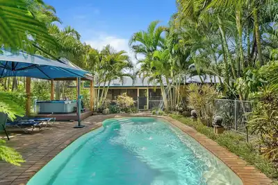 Image de Synergy Beachside Nudist Retreat Qb/Hot tub Heated pool private gardens