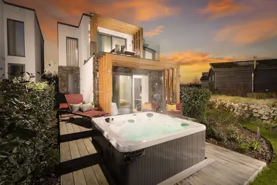 Image de Settled in the utterly desirable location of Carbis Bay, near St Ives, is where you'll find Lefransa