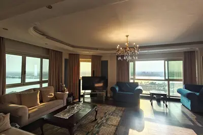 Image de Panoramic Nile View home in Cairo, Maadi.
