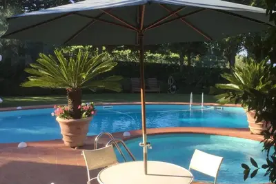 Image de Maison de vacances privée avec piscine privée, bain à remous, Wifi, climatisation, Tv, patio