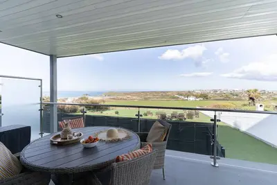Image de 3 Beachview - apartment in Crantock sleeps 4 guests in 2 bedrooms