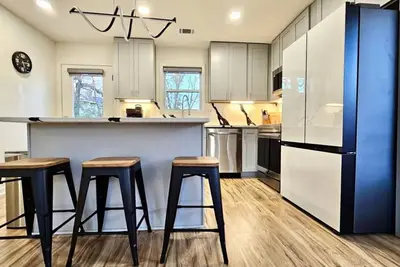 Image de Walk to Piedmont Park Spacious 4Bed\/4Bath Home