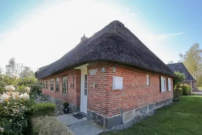 Image de Hygge vacation apartment Reetdachtraum Husum (5km) / Friedrichstadt /7km)