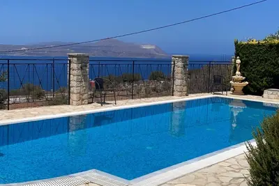 Image de Panoramic Views and Luxury Villa: Step into Your Private Dream Experience