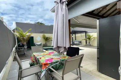 Image de Villa Luna située dans un cadre naturel proche de la mer avec piscine privatisée
