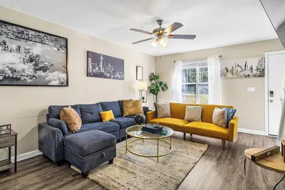 Image de Cozy 3-bedroom house in Atlanta right by the airport Home away from home