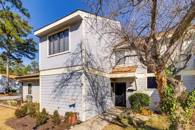 Image de Charming 3-bedroom condo minutes away from Ft Jackson Army Training Base